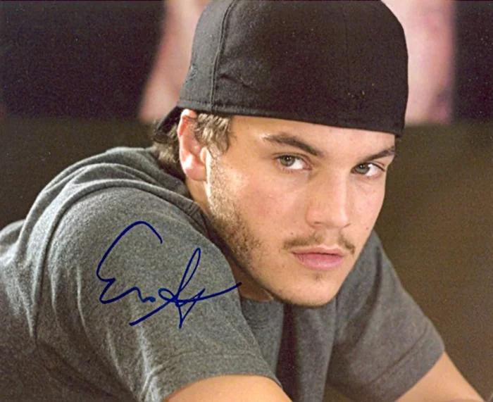 Emile Hirsch autograph