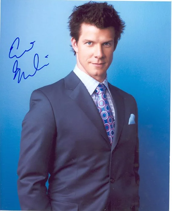 Eric Mabius autograph