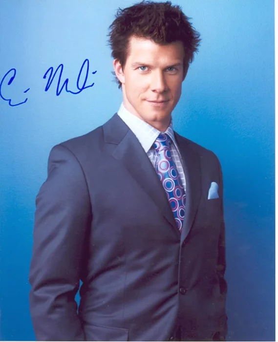 Eric Mabius autograph