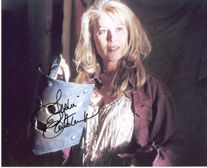 Leslie Easterbrook autograph