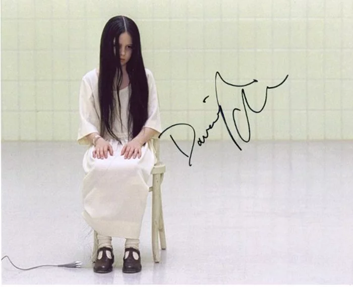 Daveigh Chase autograph