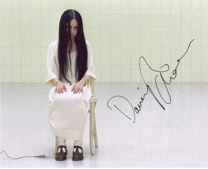 Daveigh Chase autograph