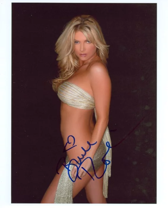 Brande Roderick autograph