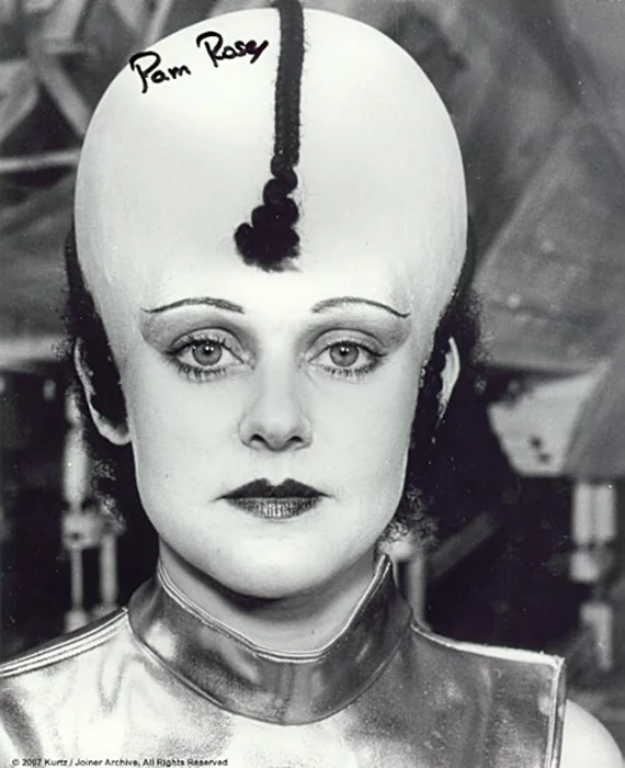 Pam Rose autograph