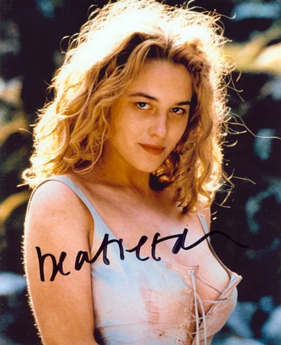 Beatie Edney autograph