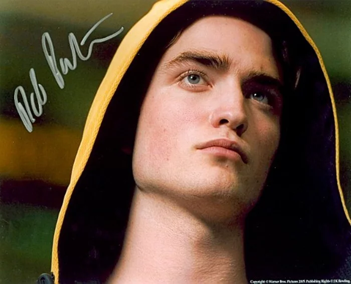 Robert Pattinson autograph