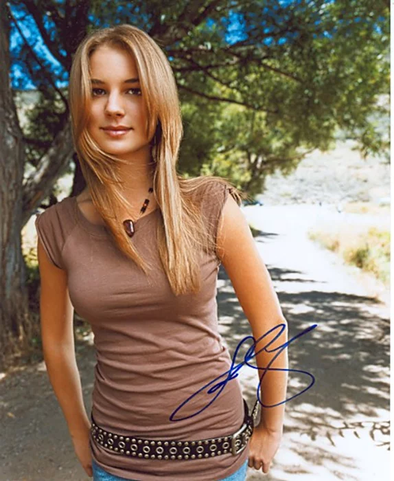 Emily Van Camp autograph
