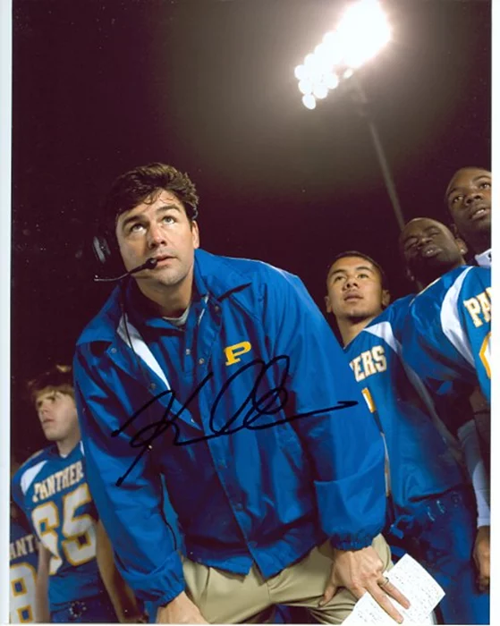 Kyle Chandler autograph