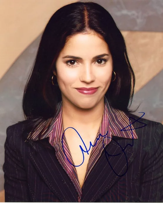 Ana Ortiz autograph