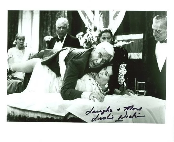 Leslie Nielsen autograph
