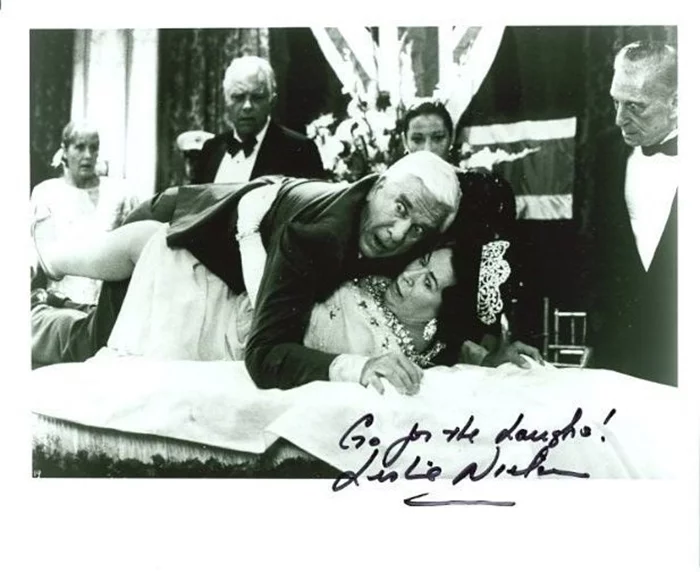 Leslie Nielsen autograph