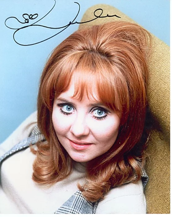Lulu autograph