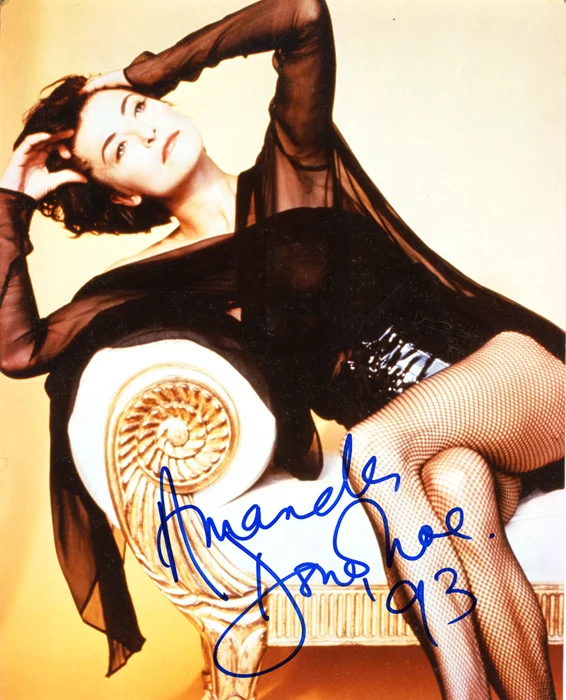 Amanda Donohoe autograph