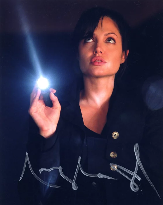 Angelina Jolie autograph