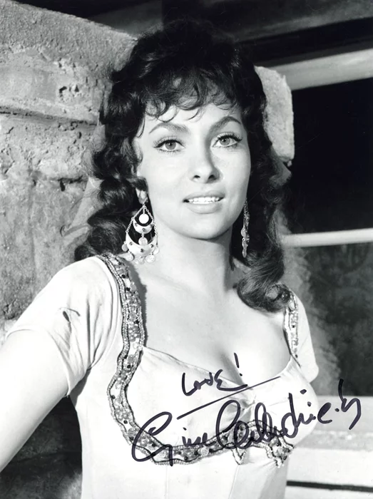 Gina Lollobrigida autograph
