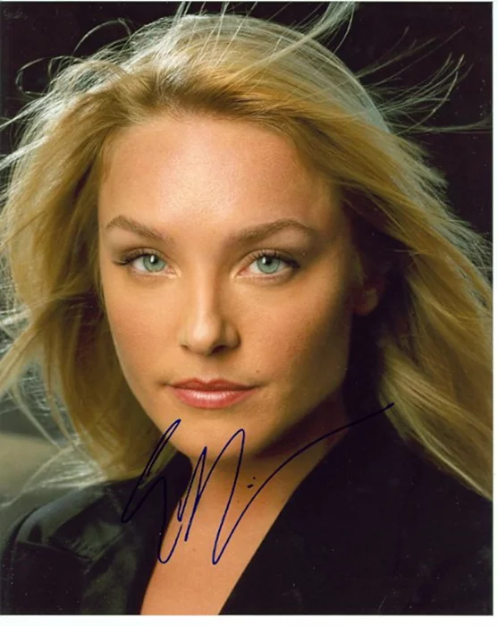 Elisabeth Rohm autograph