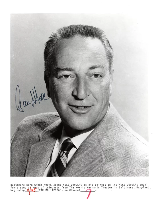 Garry Moore autograph
