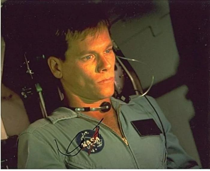 Kevin Bacon autograph