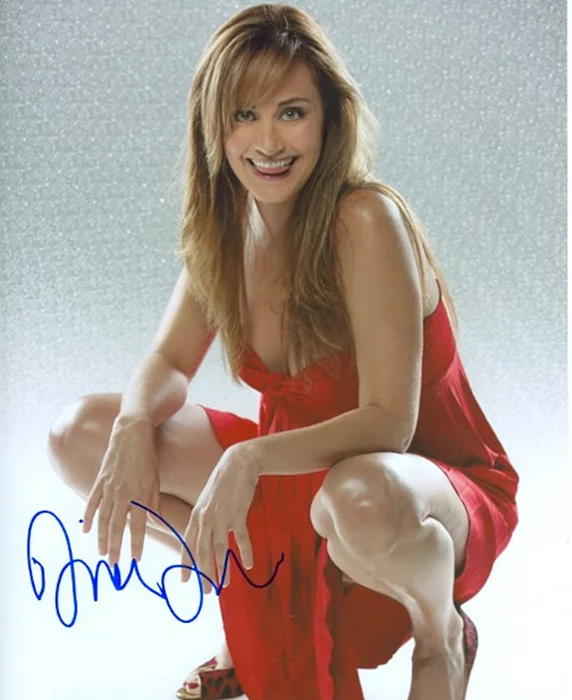 Diane Farr autograph