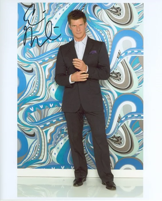 Eric Mabius autograph