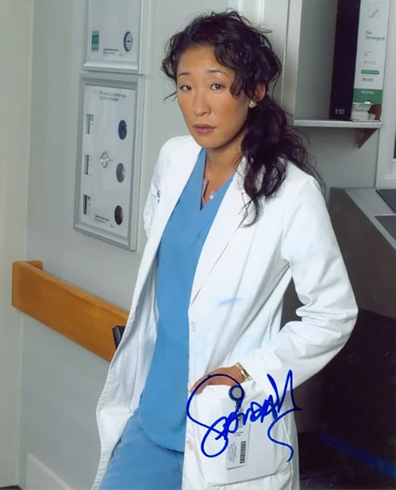 Sandra Oh autograph