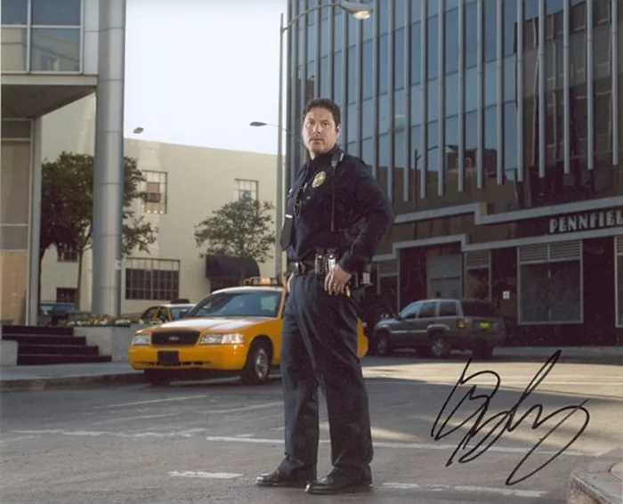 Greg Grunberg autograph