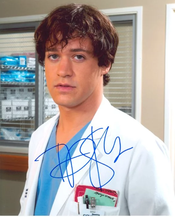 T.R. Knight autograph
