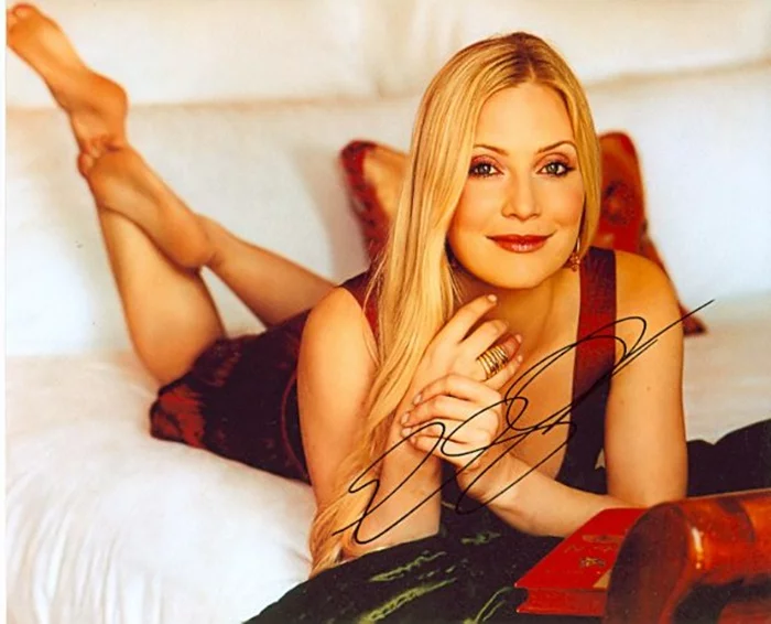 Emily Procter autograph
