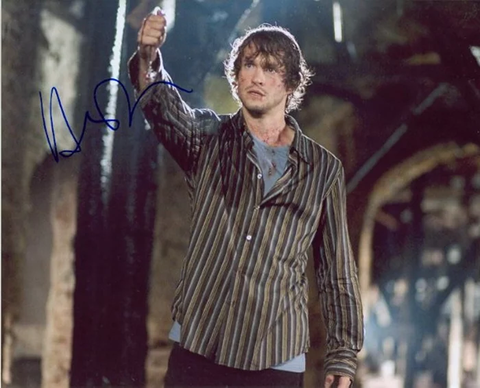 Hugh Dancy autograph