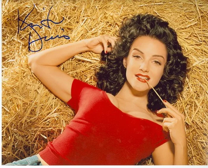 Kristin Davis autograph
