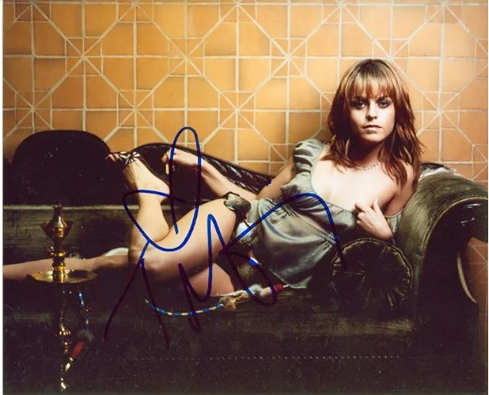 Taryn Manning autograph