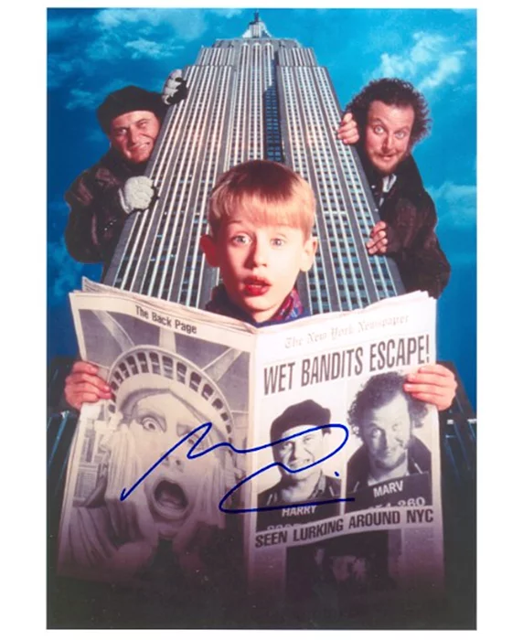 Macaulay Culkin autograph