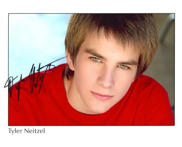 Tyler Neitzel autograph