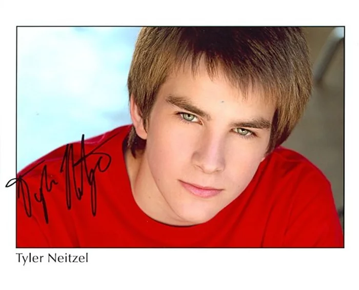 Tyler Neitzel autograph