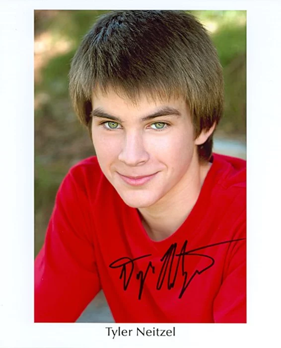 Tyler Neitzel autograph