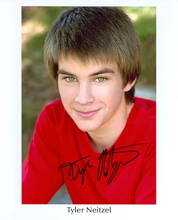 Tyler Neitzel autograph