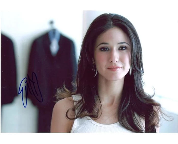 Emmanuelle Chriqui autograph