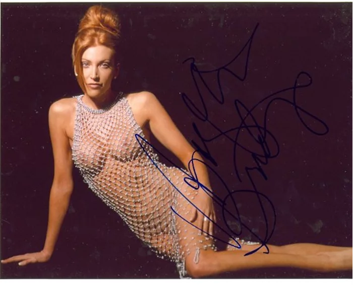 Angelica Bridges autograph