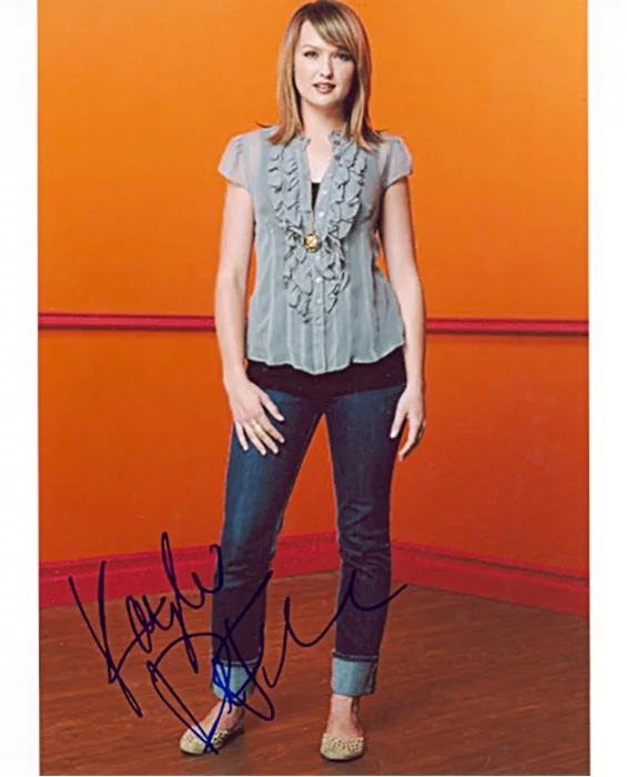 Kaylee DeFer autograph