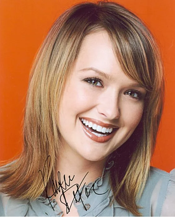 Kaylee DeFer autograph