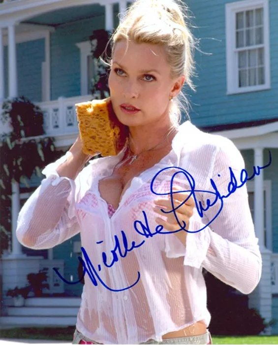 Nicollette Sheridan autograph