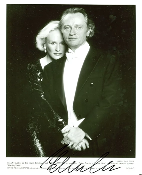 Glenn Close autograph