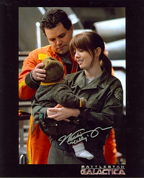 Nicki Clyne autograph