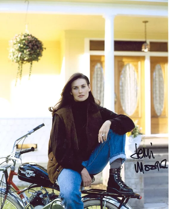 Demi Moore autograph