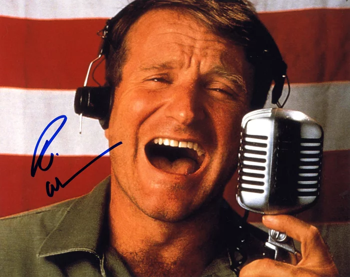 Robin Williams autograph