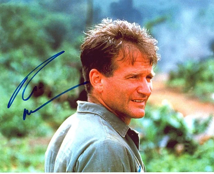Robin Williams autograph