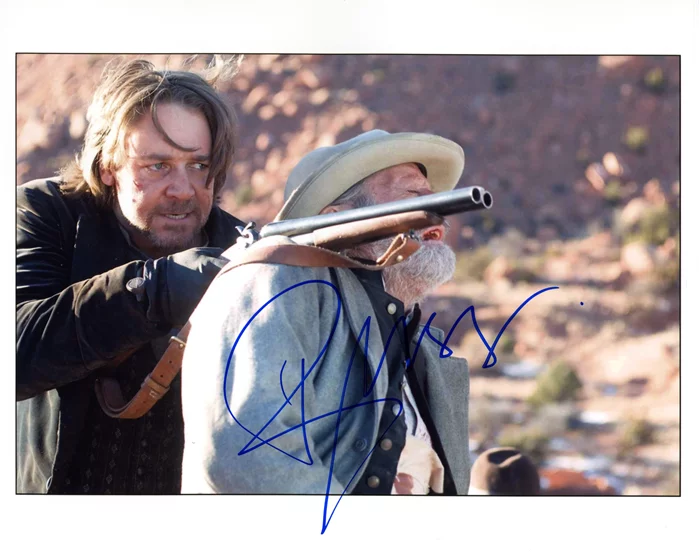Russell Crowe autograph