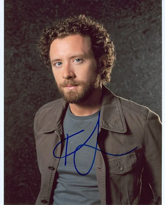 T.J. Thyne autograph