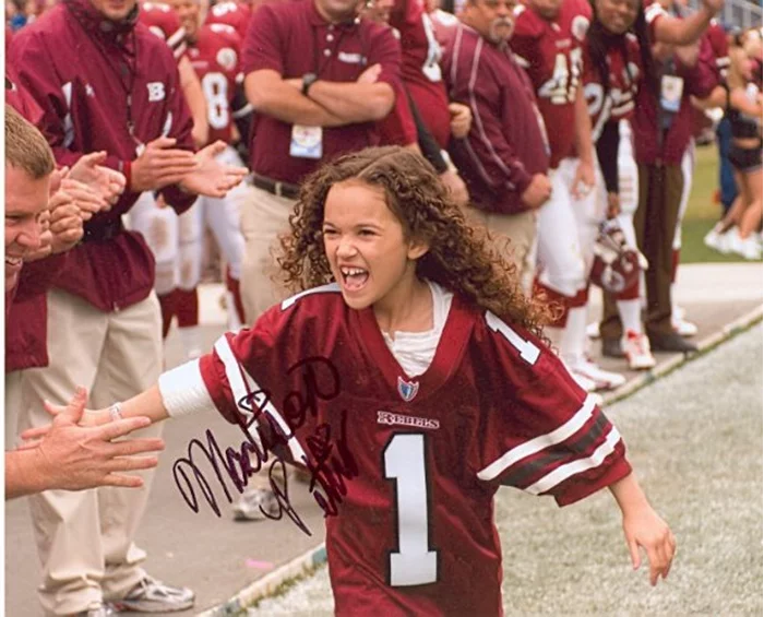 Madison Pettis autograph