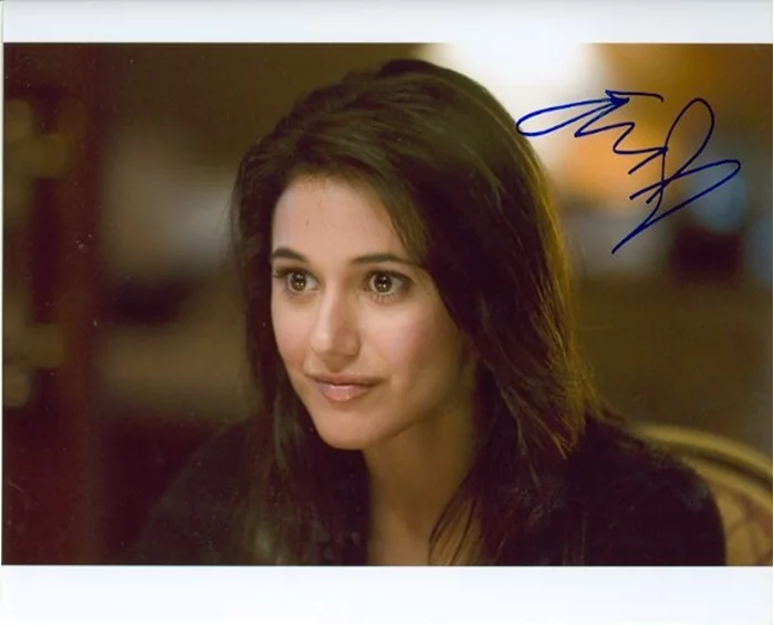 Emmanuelle Chriqui autograph